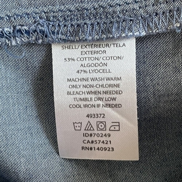 LOFT Chambray Denim Shirt Women's Blue Long Sleeve Button Down Top Size Medium - Picture 6 of 6